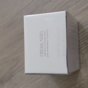 Giorgio Armani Crema Nera Supreme Reviving Cream